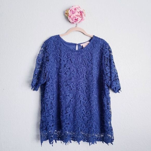 Lace Top‎ - Picture 1 of 5